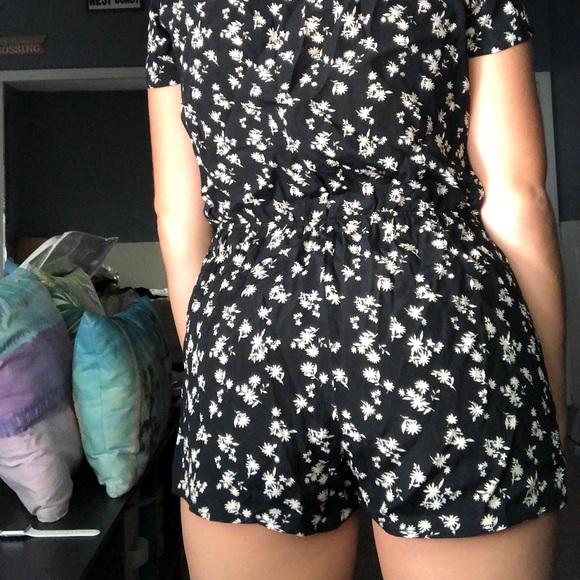 Forever 21 Romper - Picture 2 of 3